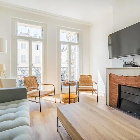 Le Castellane Coeur Centre Apartment *